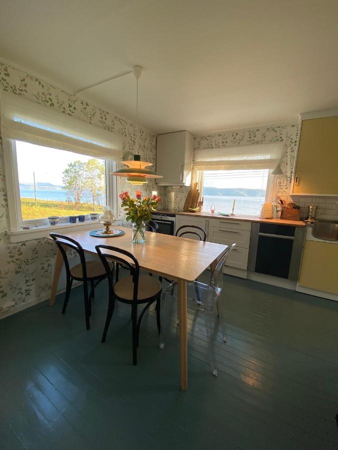 Unique And Charming Holiday Home With Fantastic Sea Views Tromsø Extérieur photo