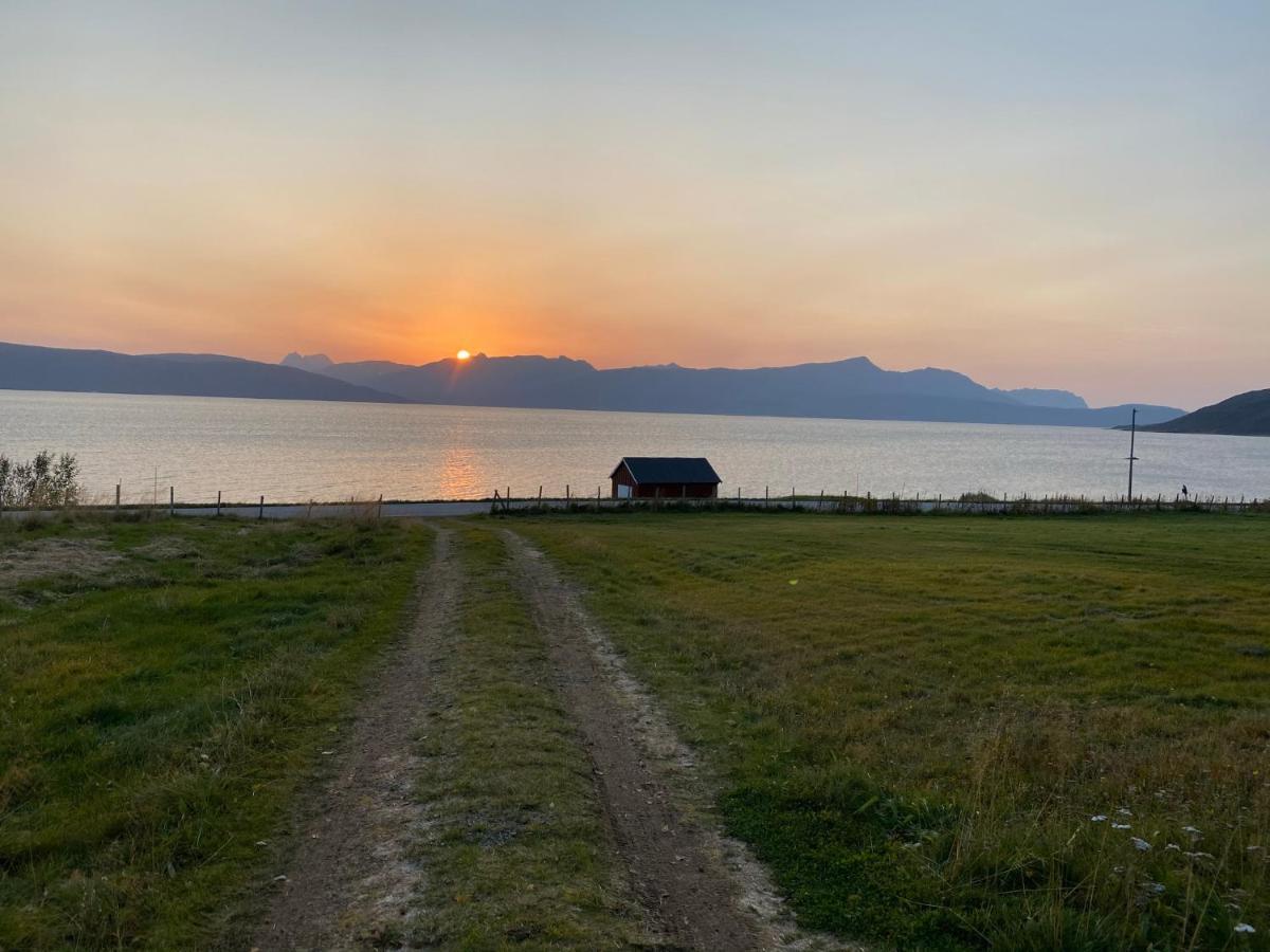 Unique And Charming Holiday Home With Fantastic Sea Views Tromsø Extérieur photo