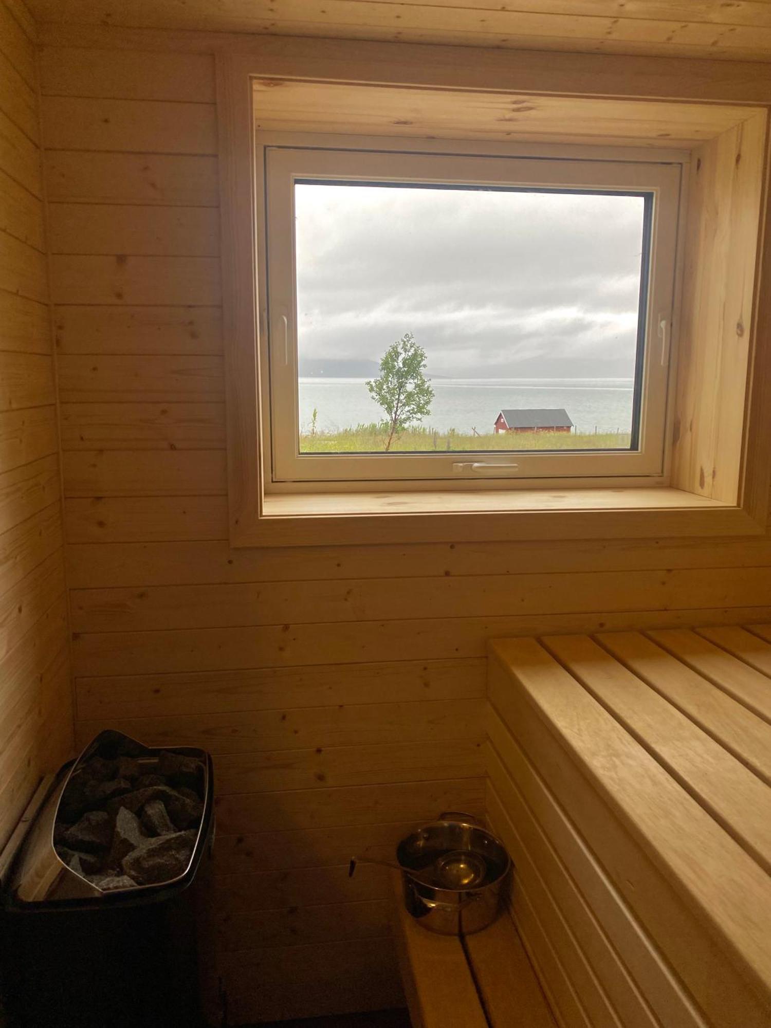 Unique And Charming Holiday Home With Fantastic Sea Views Tromsø Extérieur photo